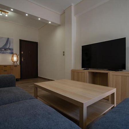 Max Blue Apartment, A Stay Like No Other Пирей Экстерьер фото