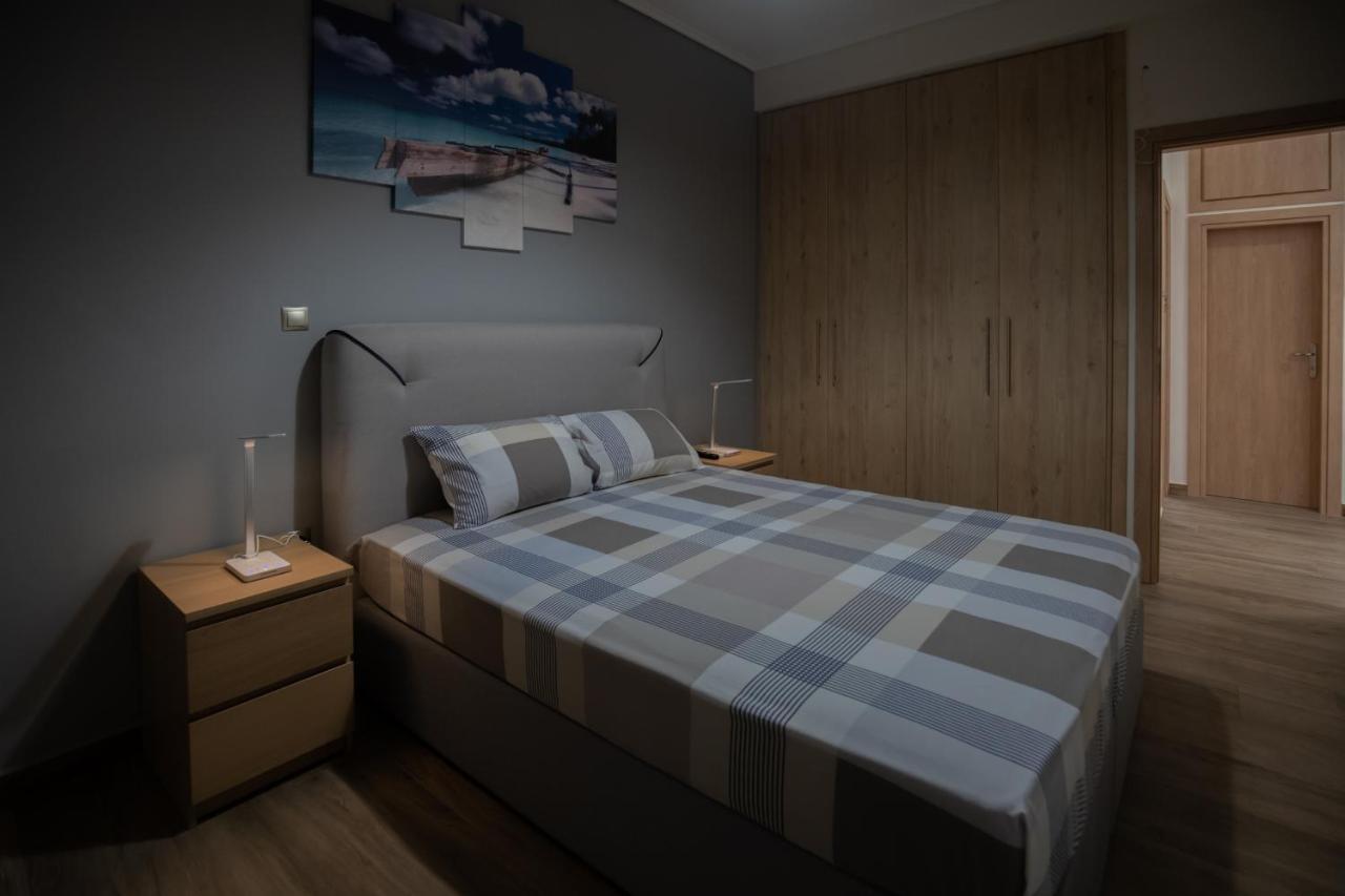 Max Blue Apartment, A Stay Like No Other Пирей Экстерьер фото